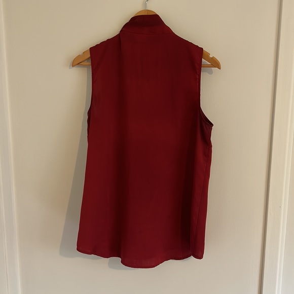 Sleeveless blouse Medium - Picture 2 of 4